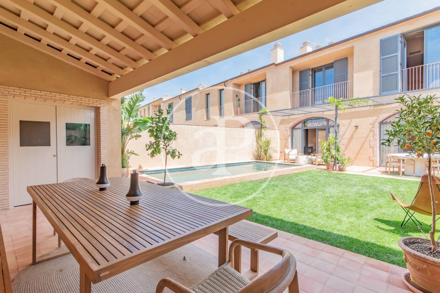 Lejlighed til salg i Gualta med swimmingpool - € 890.000 (Ref: 8986852)