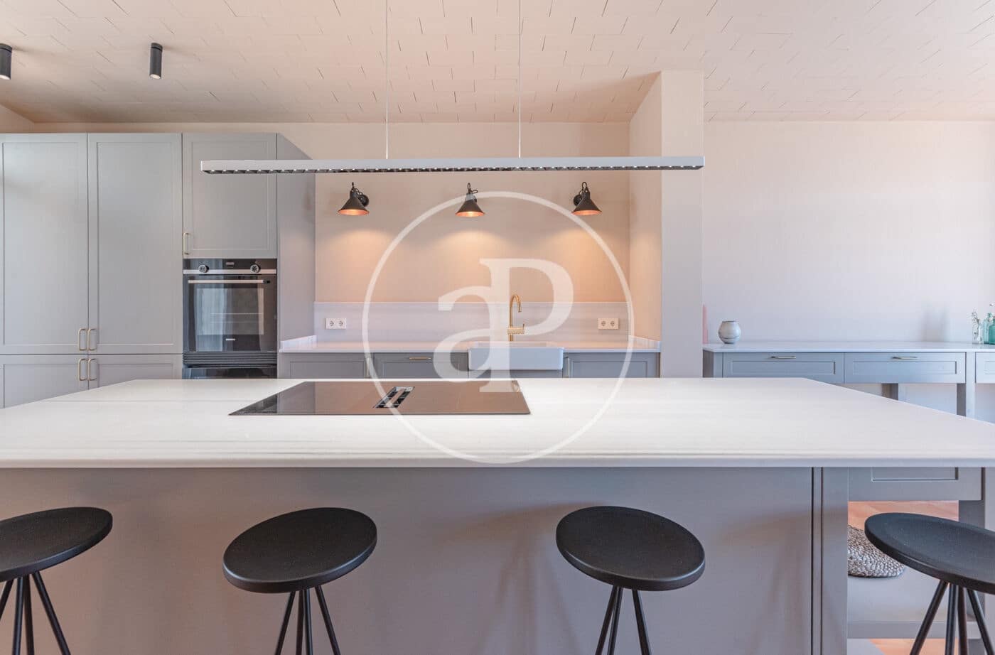 Lejlighed til salg i Gualta med swimmingpool - € 890.000 (Ref: 8986852)