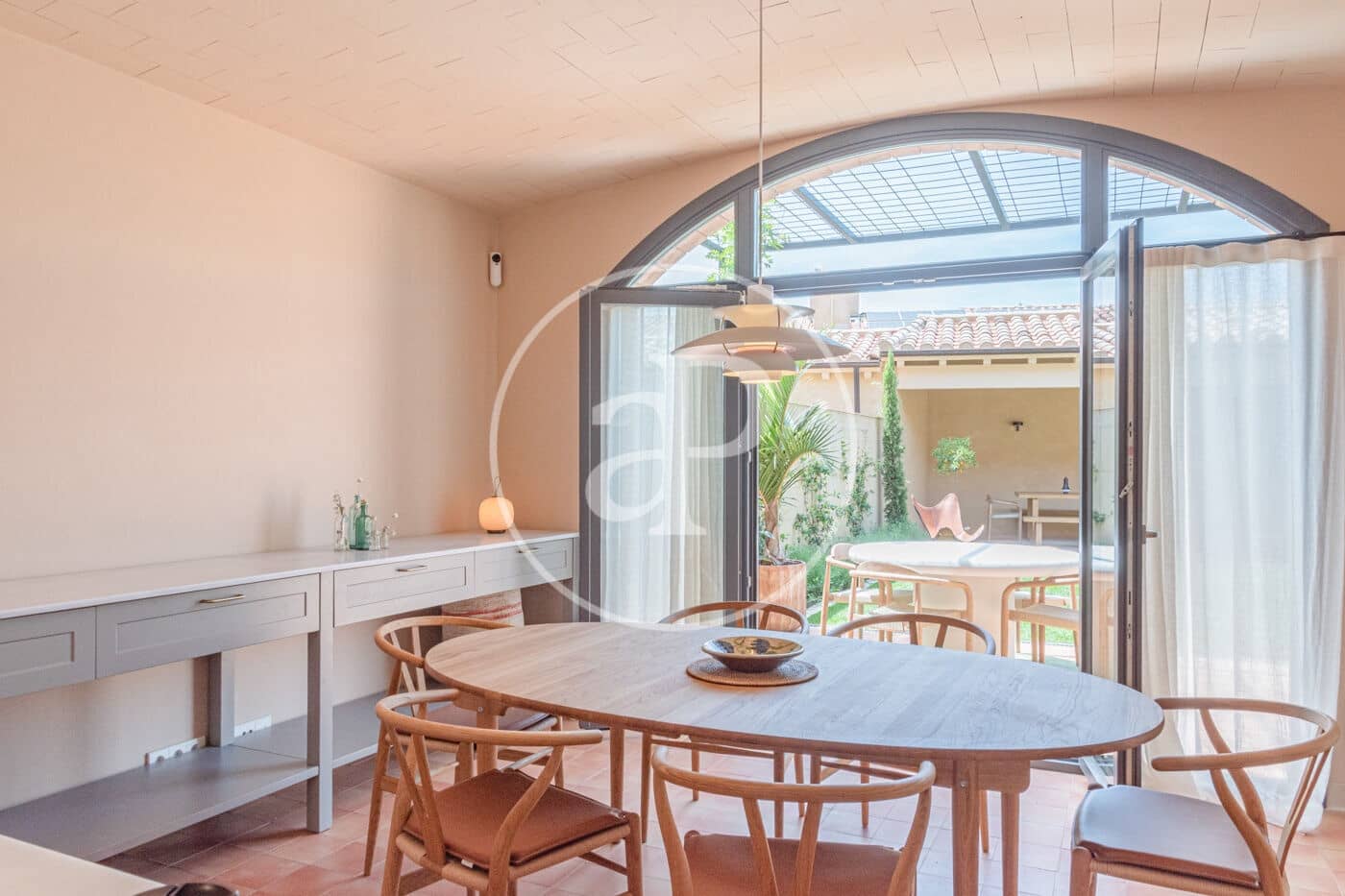 Lejlighed til salg i Gualta med swimmingpool - € 890.000 (Ref: 8986852)