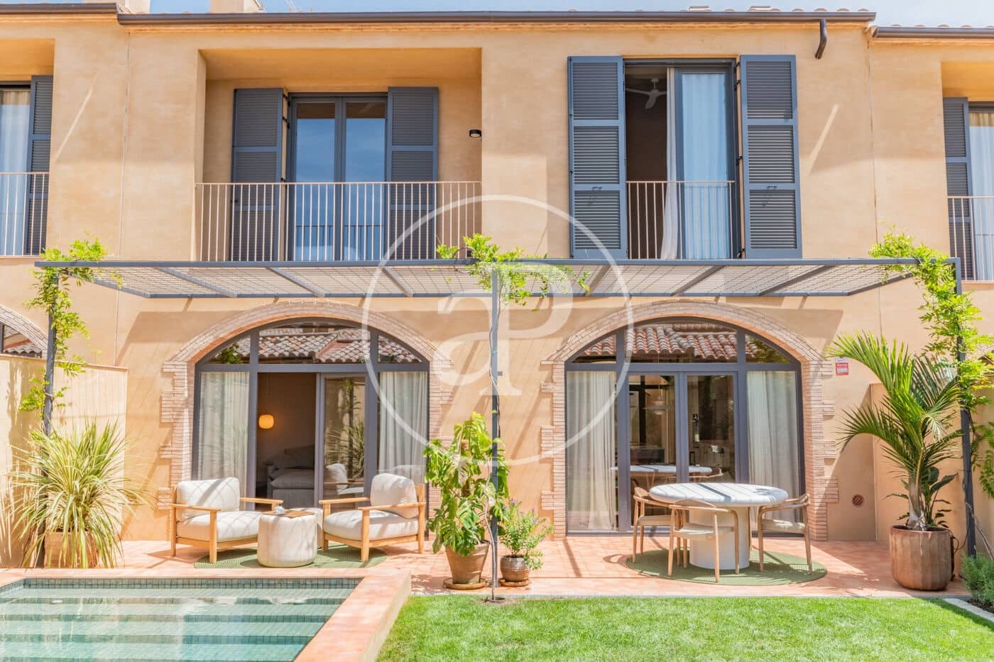 Lejlighed til salg i Gualta med swimmingpool - € 890.000 (Ref: 8986852)