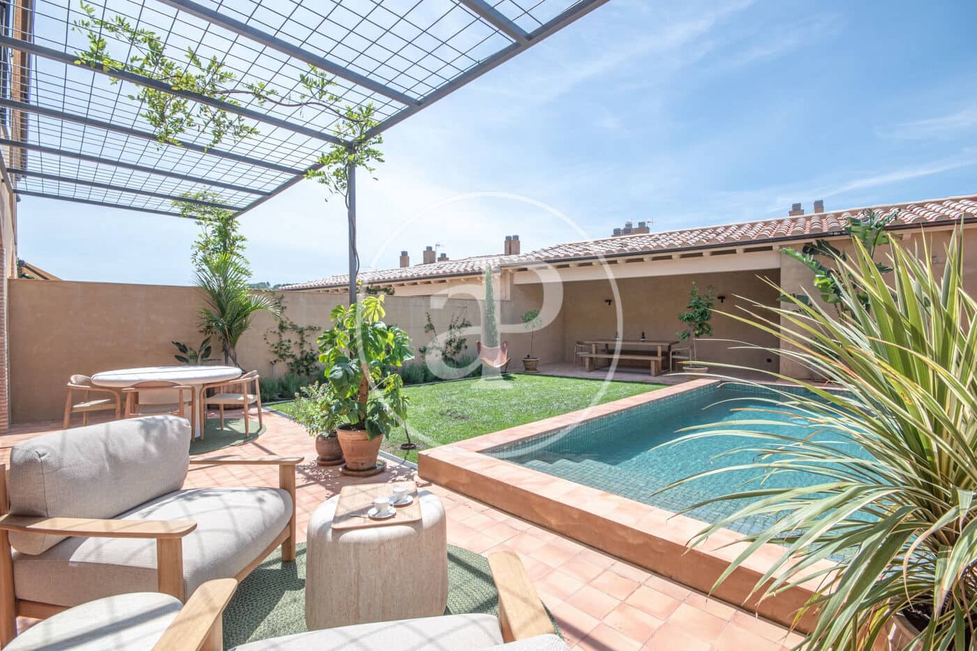 Lejlighed til salg i Gualta med swimmingpool - € 890.000 (Ref: 8986852)