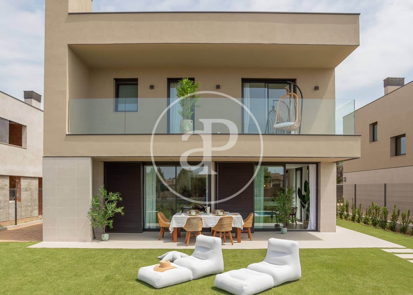 Lejlighed til salg i Pals med swimmingpool - € 905.000 (Ref: 8986855)