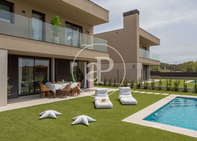 Lejlighed til salg i Pals med swimmingpool - € 905.000 (Ref: 8986855)