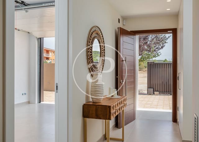 Lejlighed til salg i Pals med swimmingpool - € 905.000 (Ref: 8986855)