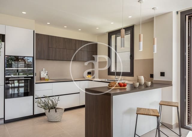 Lejlighed til salg i Pals med swimmingpool - € 905.000 (Ref: 8986855)