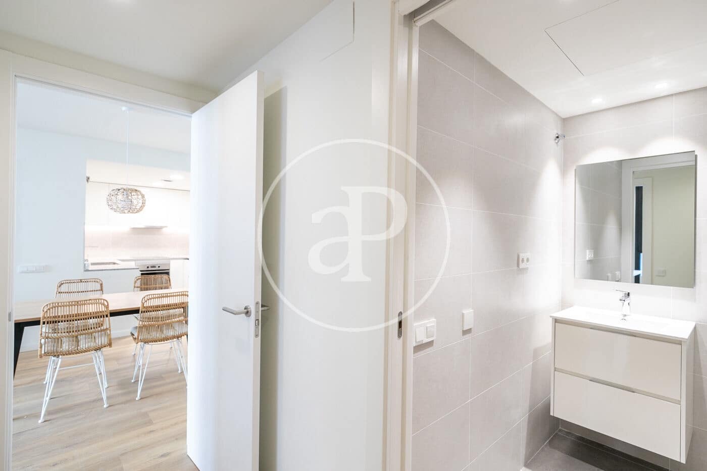 Apartamento de 2 habitaciones en Barcelona ciudad en alquiler - 1.700 € (Ref: 8992188)