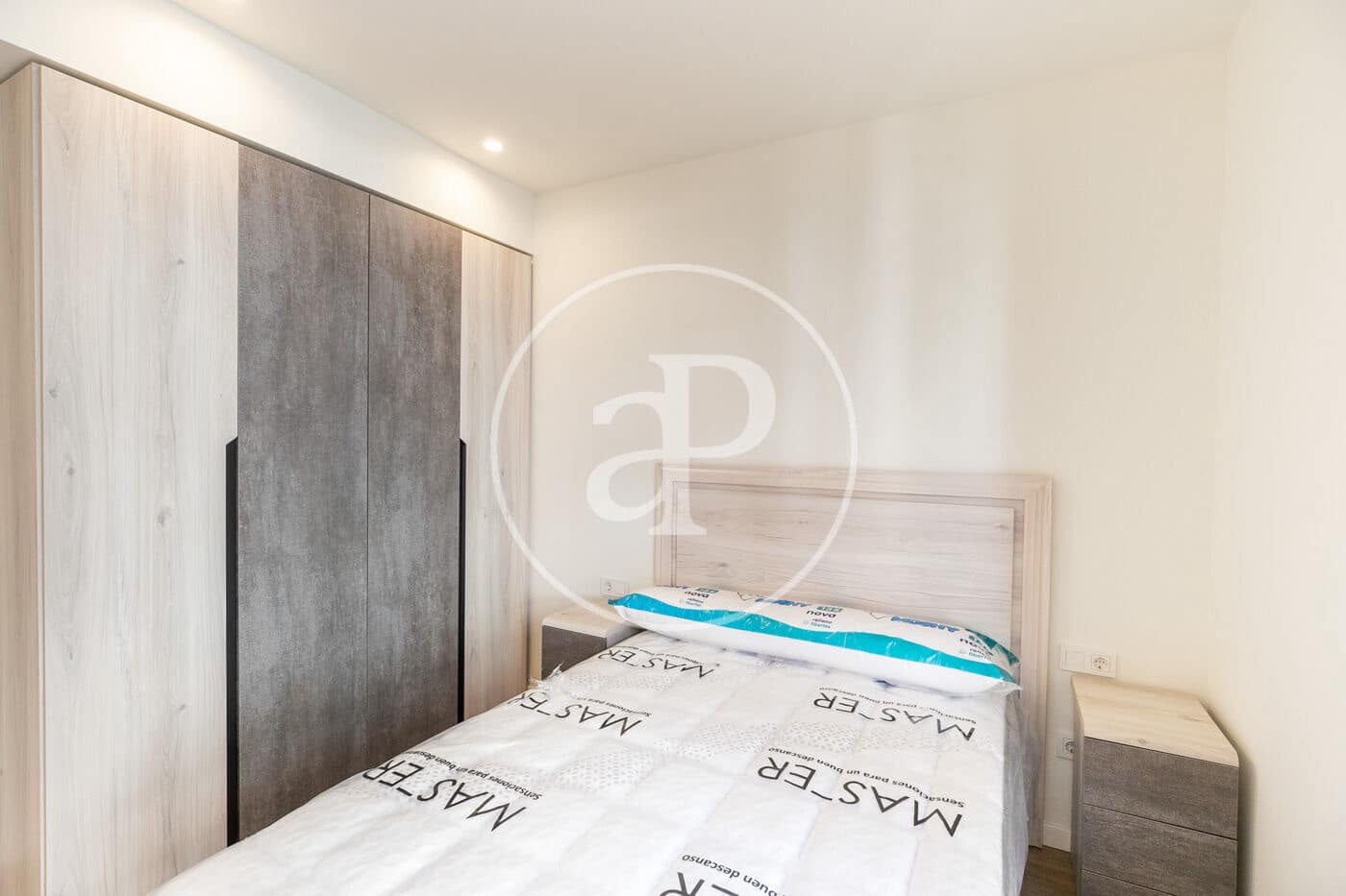 Apartamento de 2 habitaciones en Barcelona ciudad en alquiler - 1.700 € (Ref: 8992188)