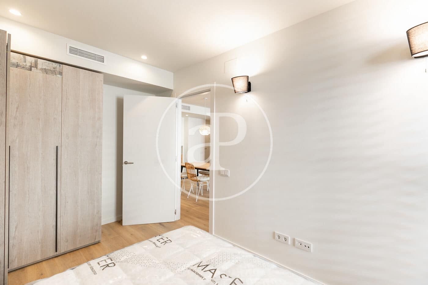 Apartamento de 2 habitaciones en Barcelona ciudad en alquiler - 1.700 € (Ref: 8992188)