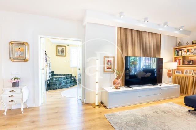 5 soverom Villa til salgs i El Masnou med svømmebasseng - € 1 295 000 (Ref: 8992191)