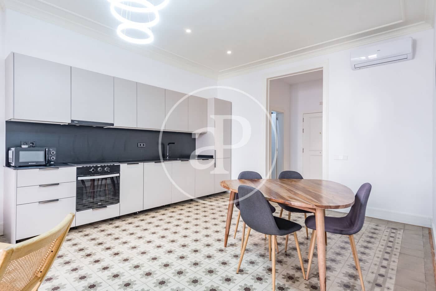 2 bedroom Apartment for rent in Barcelona city - € 2,000 (Ref: 8999464)