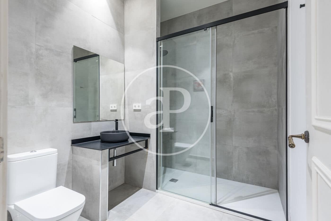 2 bedroom Apartment for rent in Barcelona city - € 2,000 (Ref: 8999464)