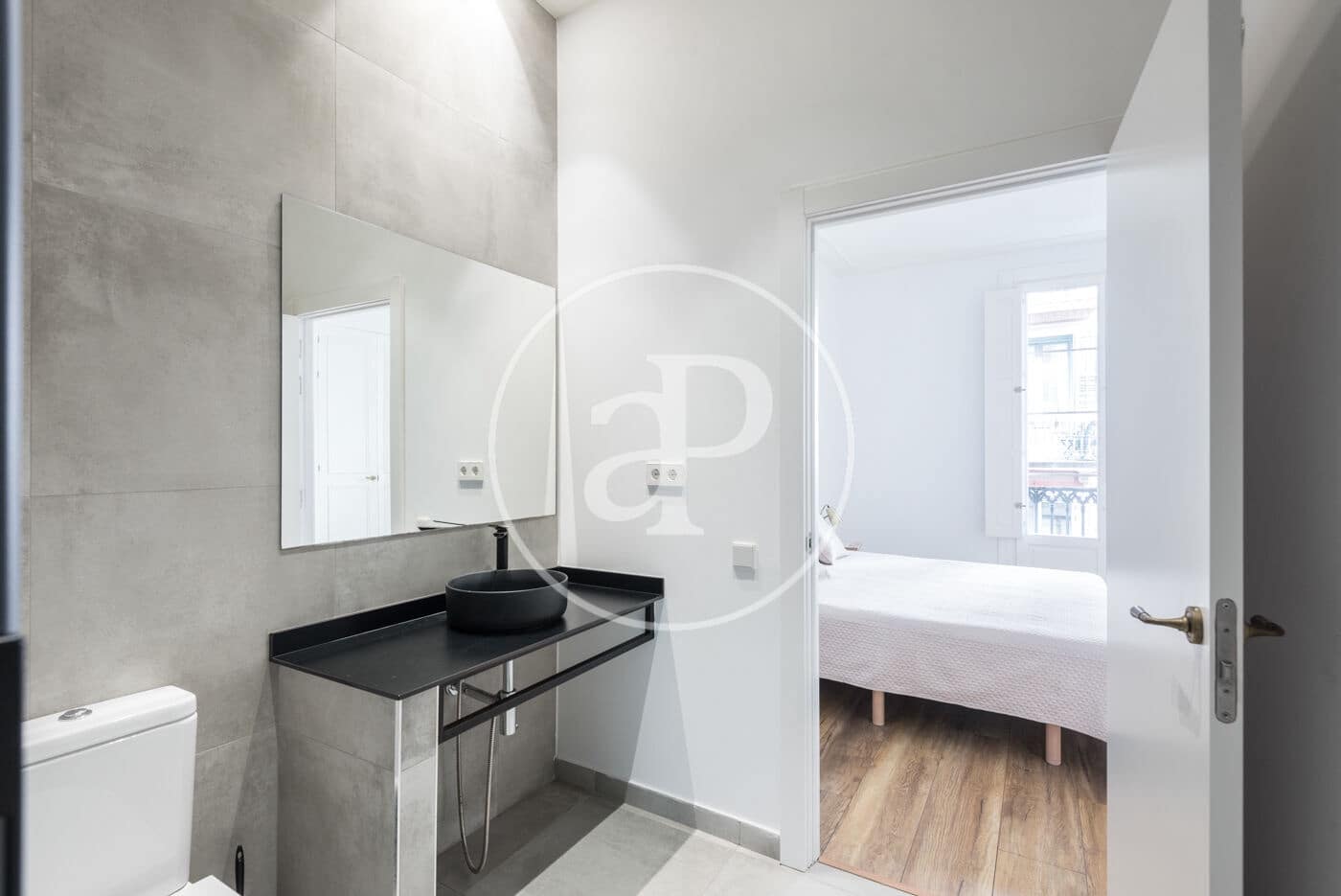 2 bedroom Apartment for rent in Barcelona city - € 2,000 (Ref: 8999464)