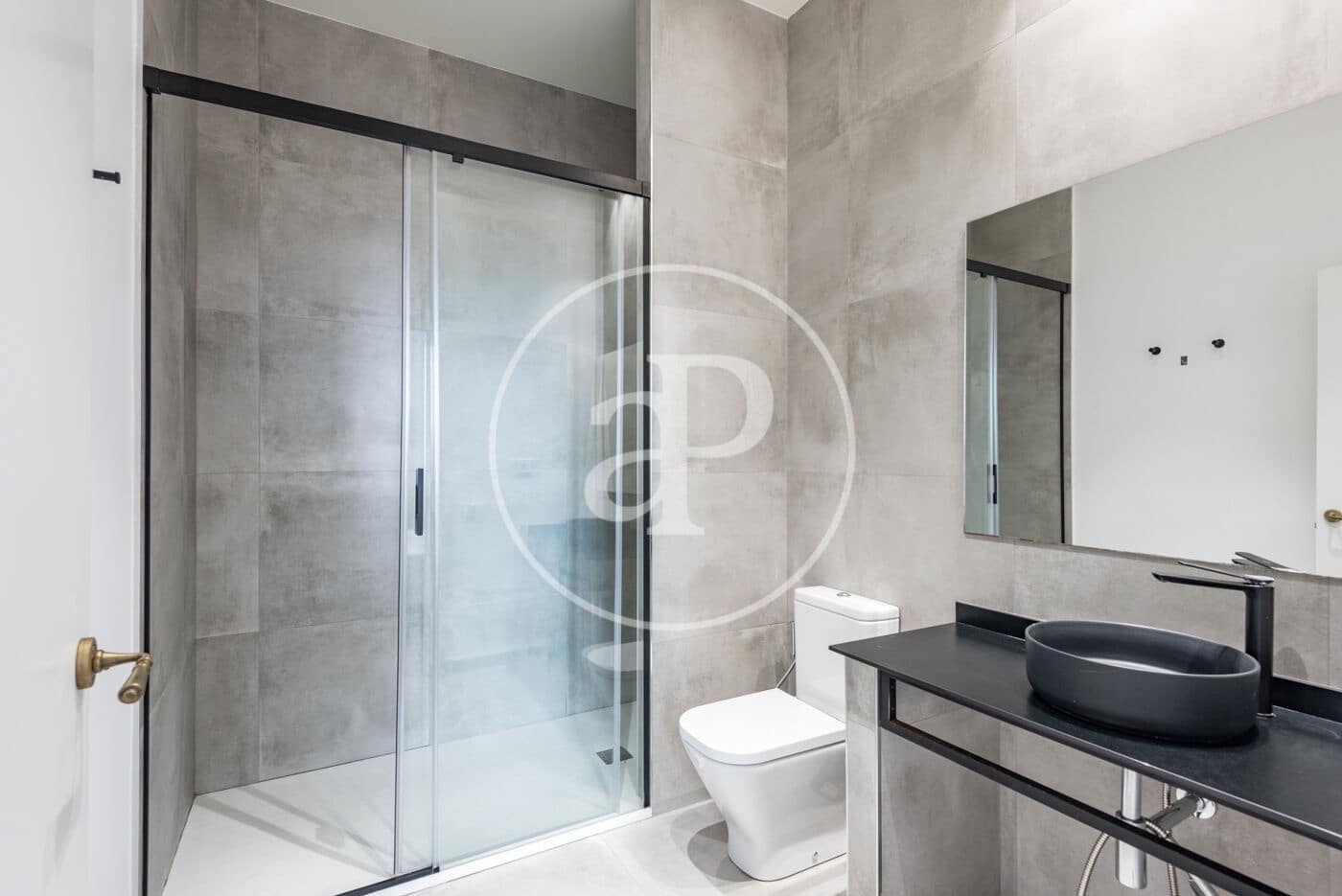 2 bedroom Apartment for rent in Barcelona city - € 2,000 (Ref: 8999464)