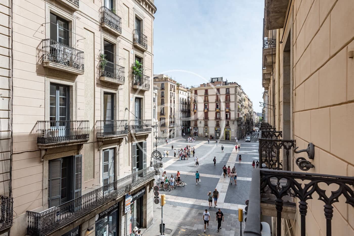 2 bedroom Apartment for rent in Barcelona city - € 2,000 (Ref: 8999464)