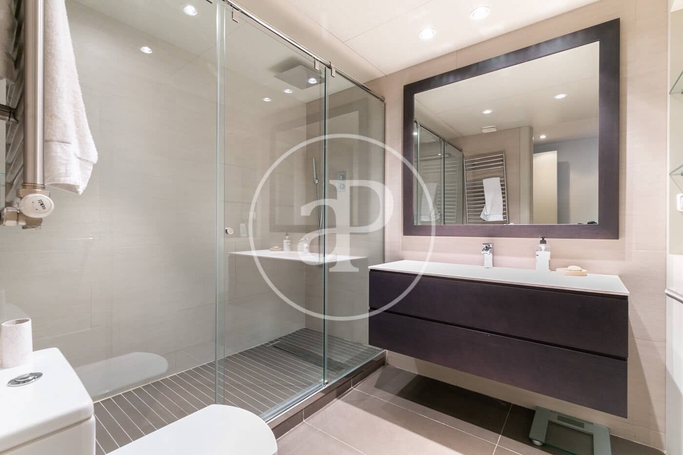 2 soverom Leilighet til leie i Barcelona by - € 3 300 (Ref: 8999469)