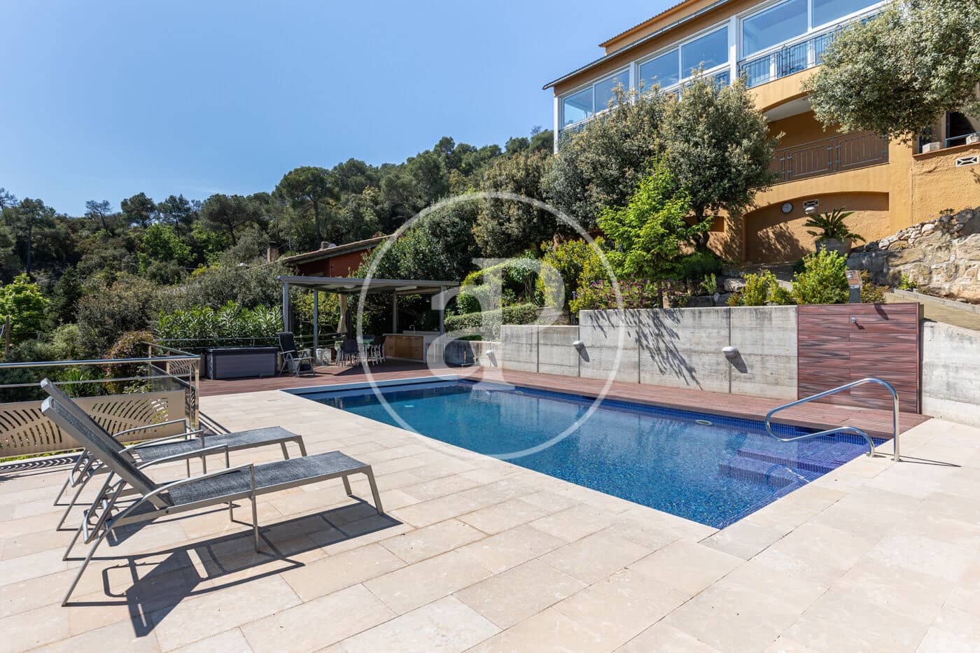 5 soveværelse Villa til salg i Matadepera med swimmingpool - € 750.000 (Ref: 8999470)