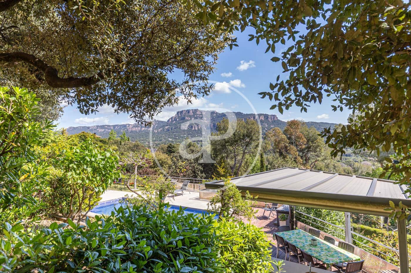 5 soveværelse Villa til salg i Matadepera med swimmingpool - € 750.000 (Ref: 8999470)