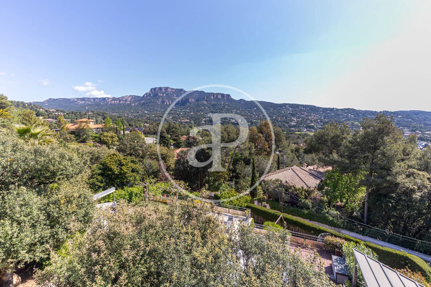 5 soveværelse Villa til salg i Matadepera med swimmingpool - € 750.000 (Ref: 8999470)