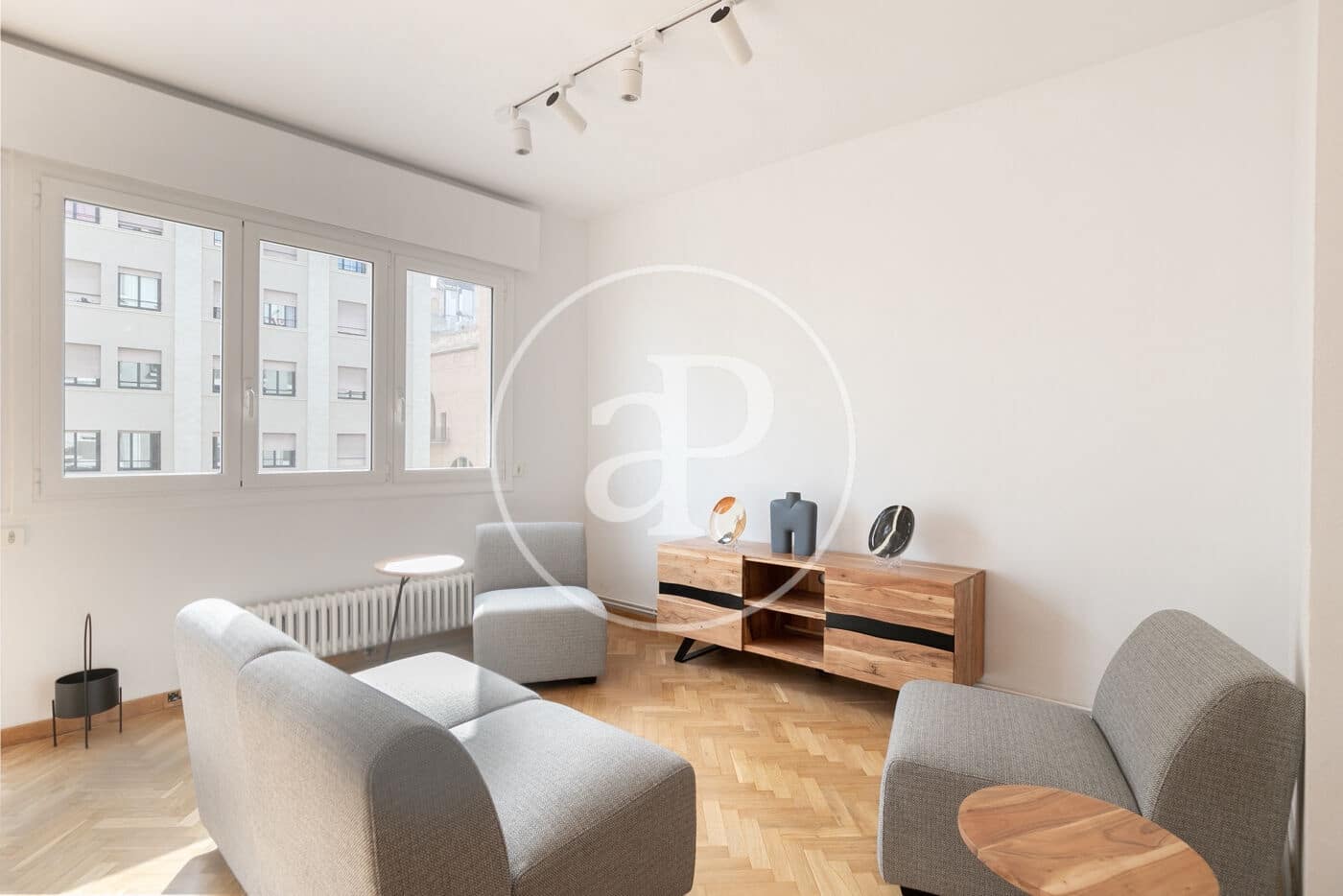 Apartamento de 4 habitaciones en Barcelona ciudad en alquiler - 3.500 € (Ref: 9001591)