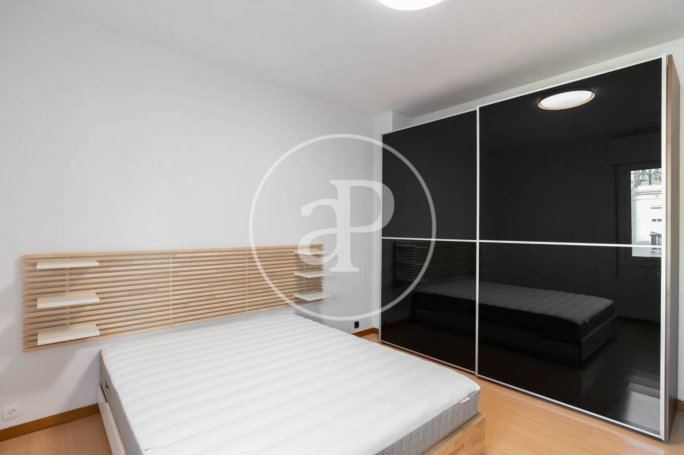 Apartamento de 4 habitaciones en Barcelona ciudad en alquiler - 3.500 € (Ref: 9001591)