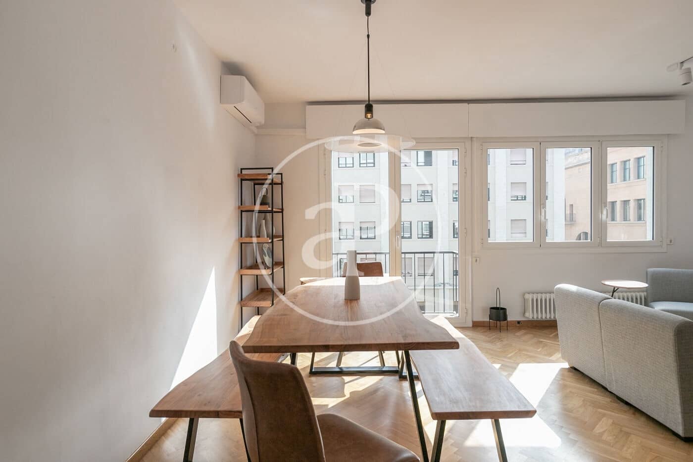 Apartamento de 4 habitaciones en Barcelona ciudad en alquiler - 3.500 € (Ref: 9001591)