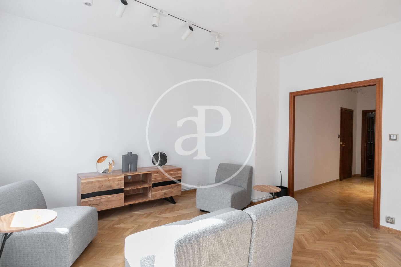 Apartamento de 4 habitaciones en Barcelona ciudad en alquiler - 3.500 € (Ref: 9001591)