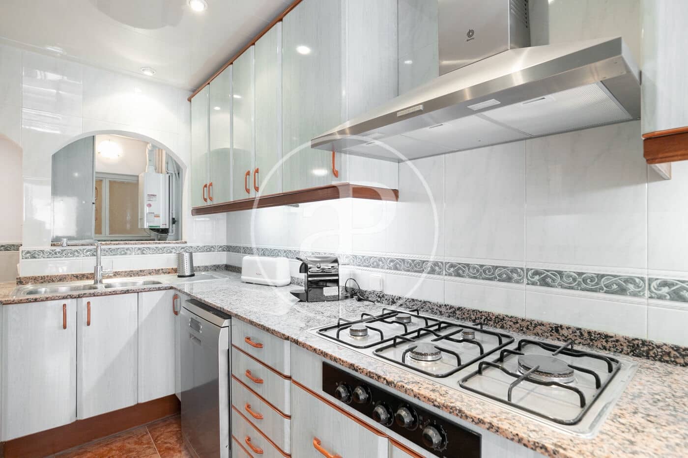 Apartamento de 4 habitaciones en Barcelona ciudad en alquiler - 3.500 € (Ref: 9001591)