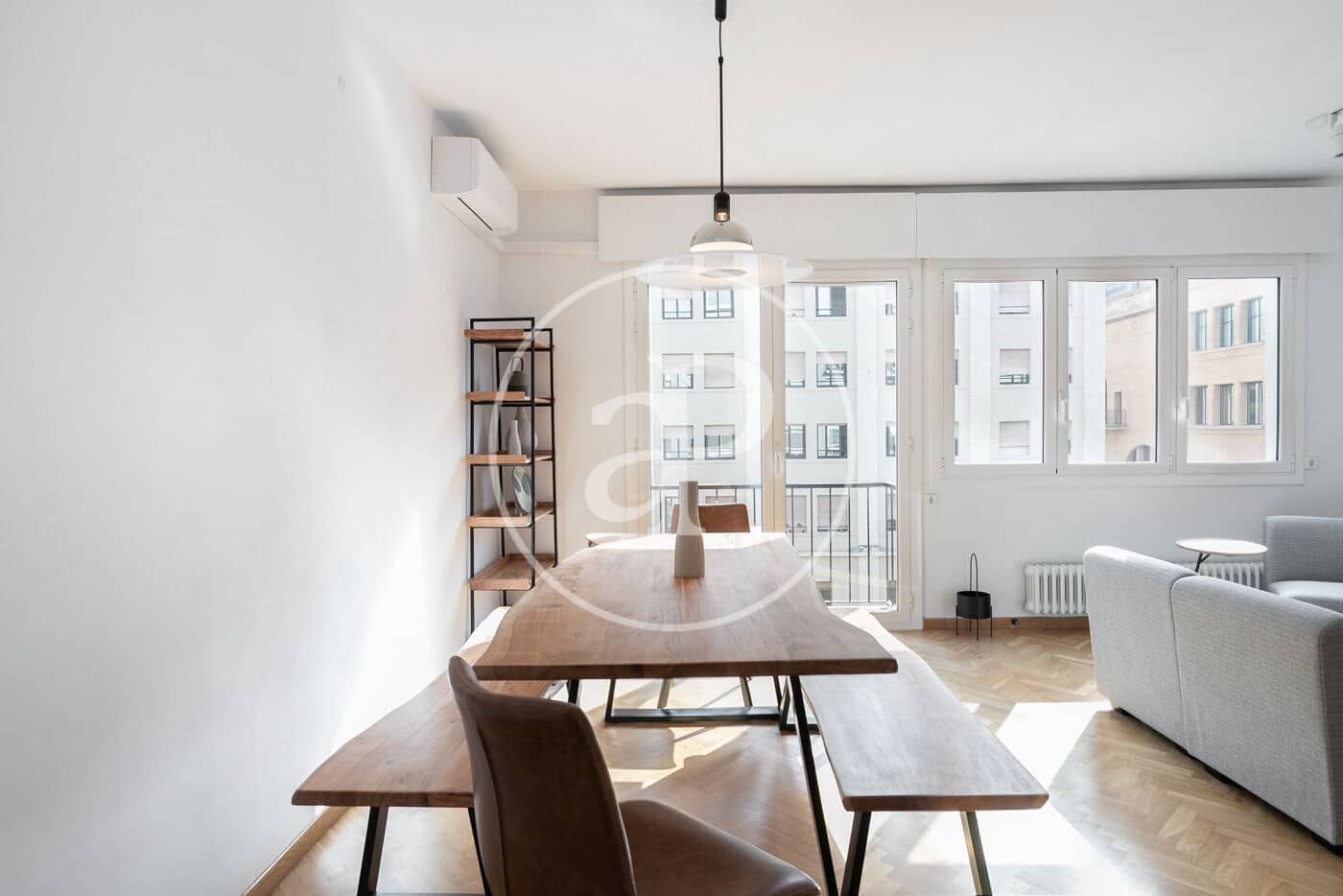 Apartamento de 4 habitaciones en Barcelona ciudad en alquiler - 3.500 € (Ref: 9001591)