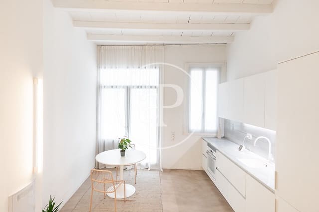 Apartment for sale in La Sagrada Família, Barcelona city - € 339,000 (Ref: 9001594)