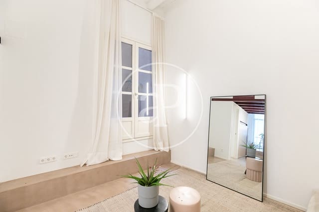 Apartment for sale in La Sagrada Família, Barcelona city - € 339,000 (Ref: 9001594)