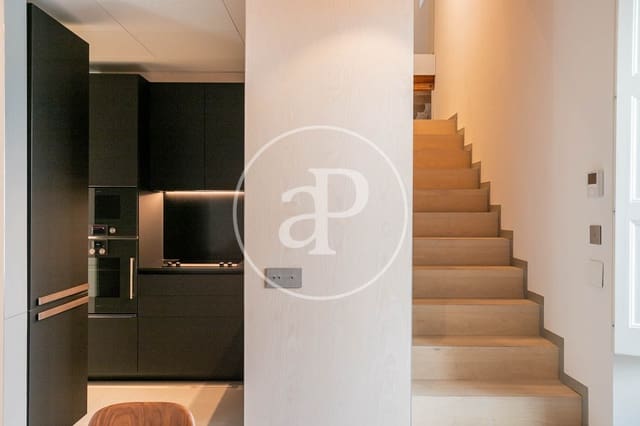 2 soverom Leilighet til leie i El Barri Gòtic, Barcelona by - € 11 550 (Ref: 9003590)