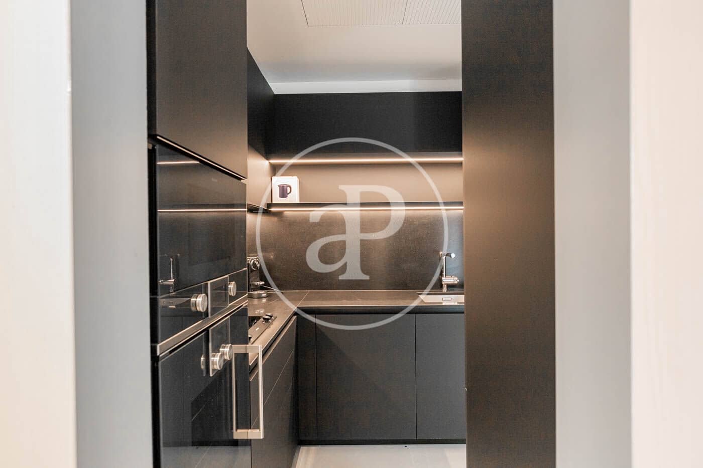 2 soverom Leilighet til leie i Barcelona by - € 11 550 (Ref: 9003590)