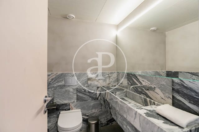 2 soverom Leilighet til leie i El Barri Gòtic, Barcelona by - € 11 550 (Ref: 9003590)