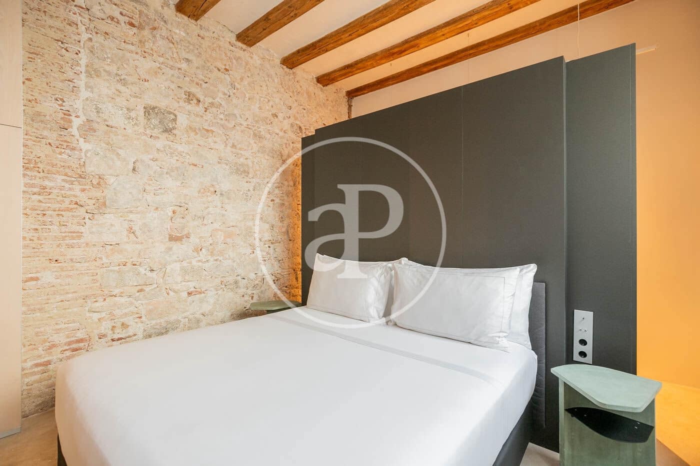 3 soverom Leilighet til leie i Barcelona by - € 11 965 (Ref: 9003591)