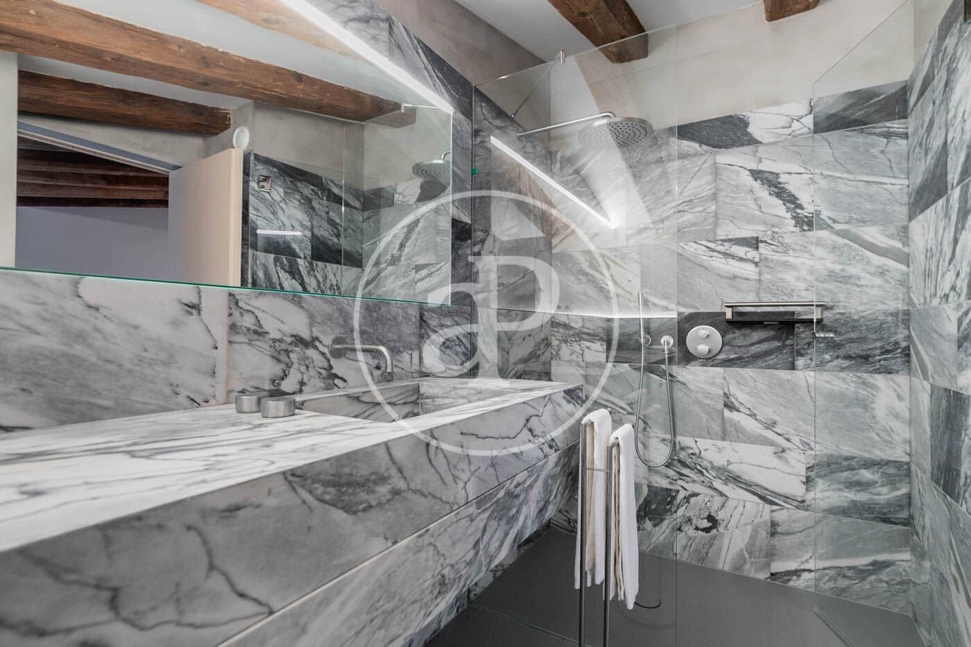 3 soverom Leilighet til leie i Barcelona by - € 11 965 (Ref: 9003591)