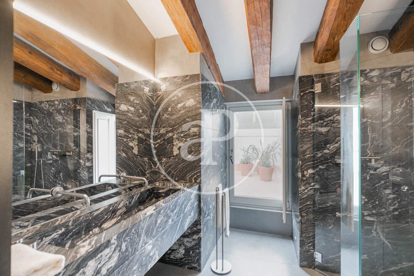 3 soverom Leilighet til leie i Barcelona by - € 11 965 (Ref: 9003591)