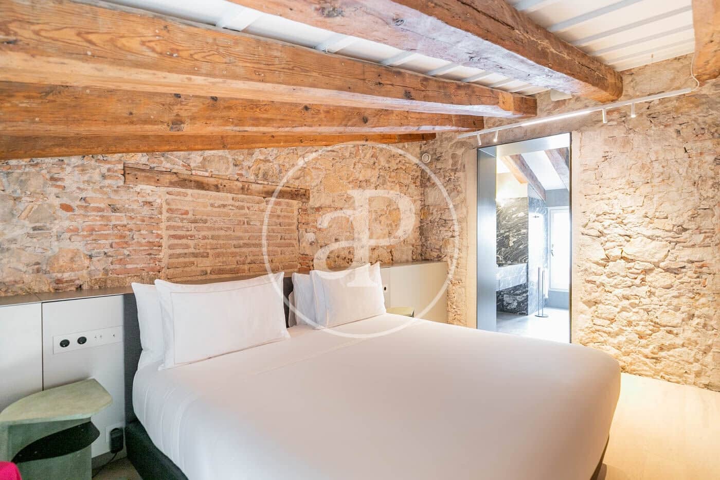 3 soverom Leilighet til leie i Barcelona by - € 11 965 (Ref: 9003591)