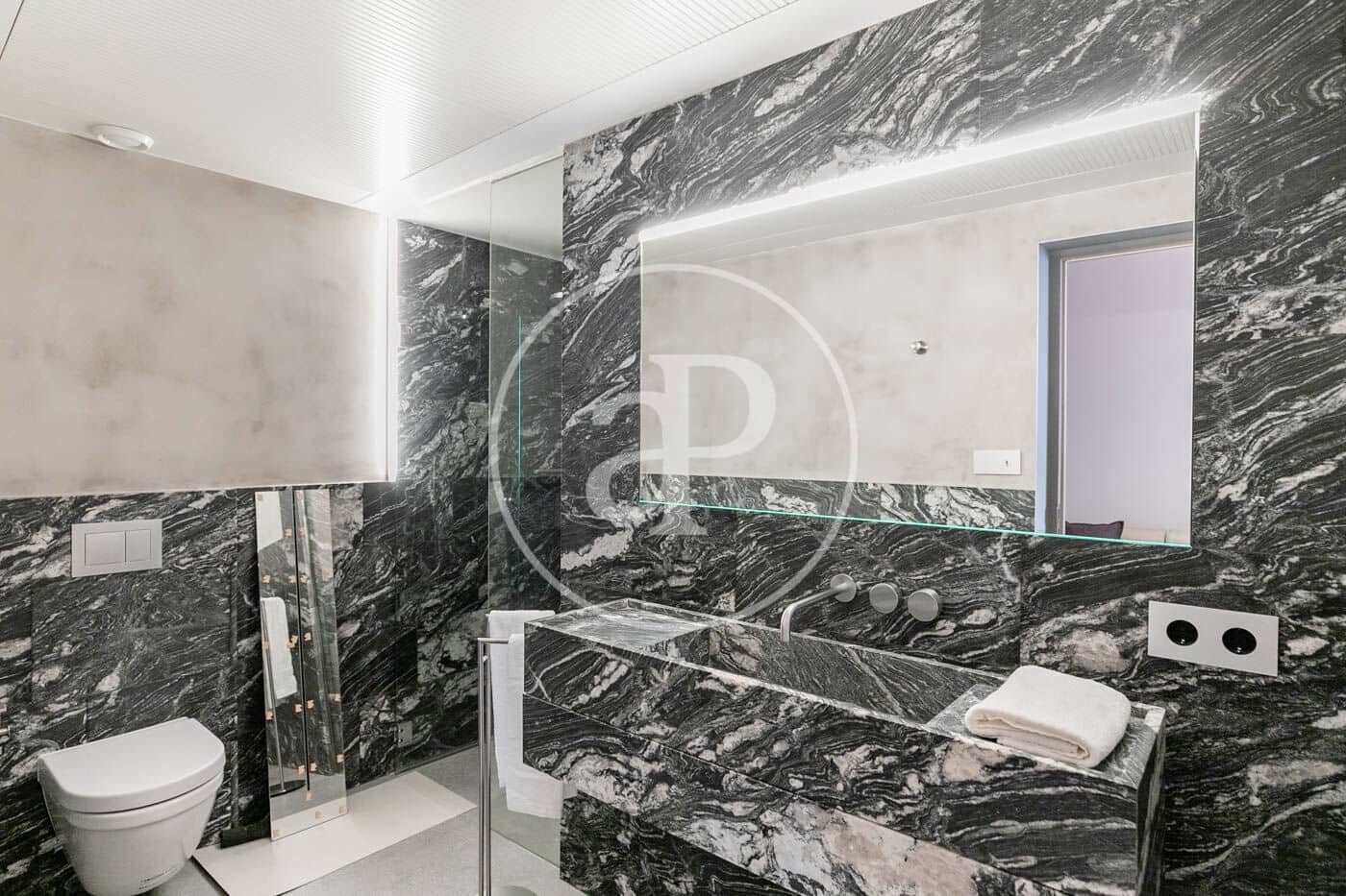 2 bedroom Apartment for rent in Barcelona city - € 13,200 (Ref: 9003592)