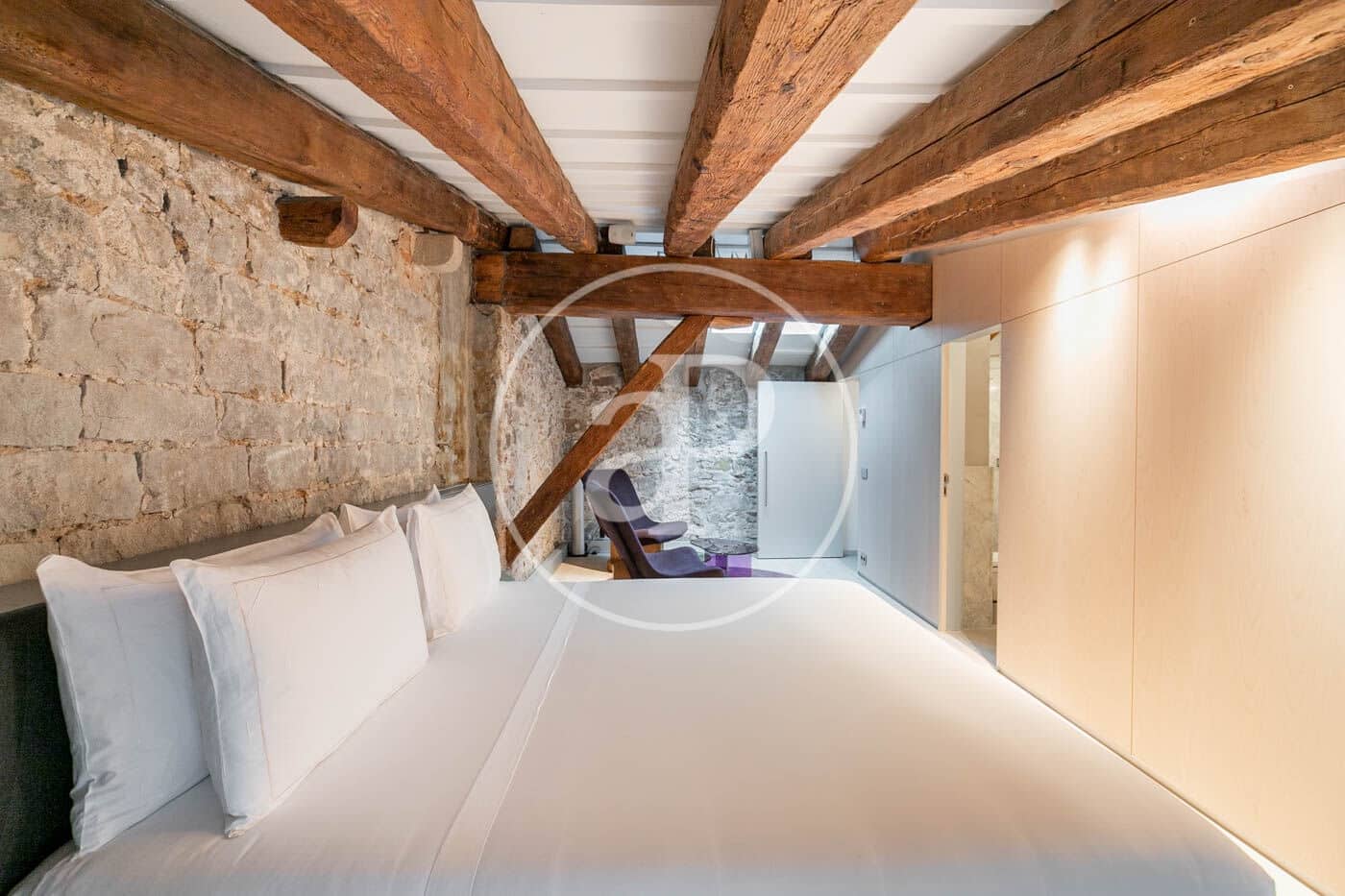 2 bedroom Apartment for rent in Barcelona city - € 13,200 (Ref: 9003592)