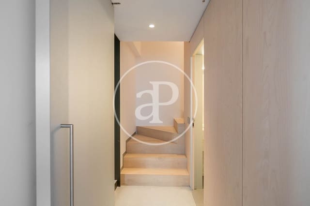 2 slaapkamer Appartement te huur in El Barri Gòtic, Barcelona stad met zwembad - € 9.900 (Ref: 9003593)