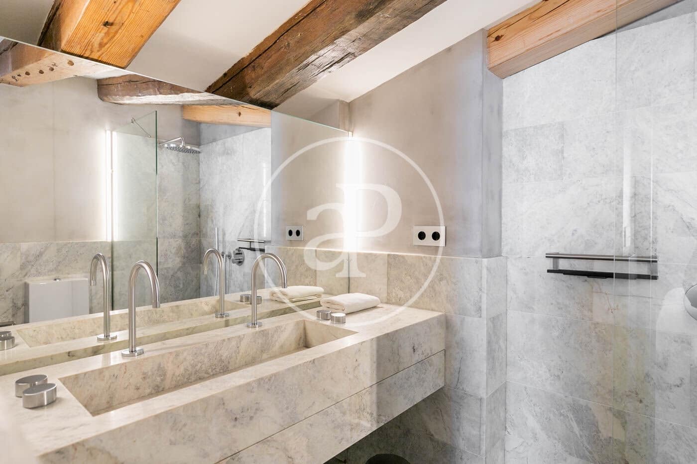 2 soverom Leilighet til leie i Barcelona by med svømmebasseng - € 9 900 (Ref: 9003593)