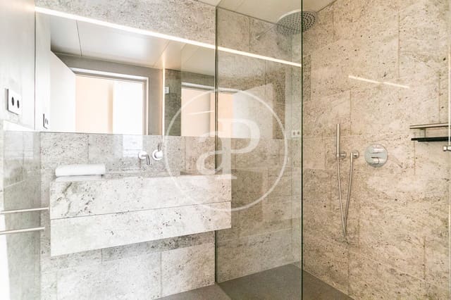 2 slaapkamer Appartement te huur in El Barri Gòtic, Barcelona stad met zwembad - € 9.900 (Ref: 9003594)