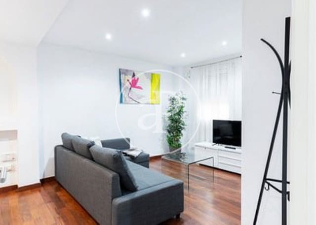 4 bedroom Villa for sale in Sants, Barcelona city - € 525,000 (Ref: 9006034)