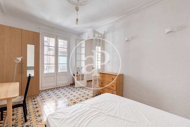 4 quarto Apartamento para arrendar em El Barri Gòtic, Barcelona cidade - 2 950 € (Ref: 9014667)