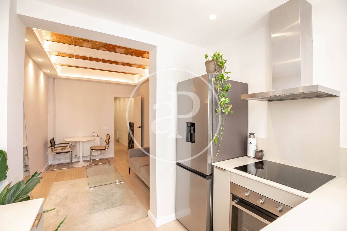 2 slaapkamer Appartement te huur in Barcelona stad - € 1.800 (Ref: 9014681)