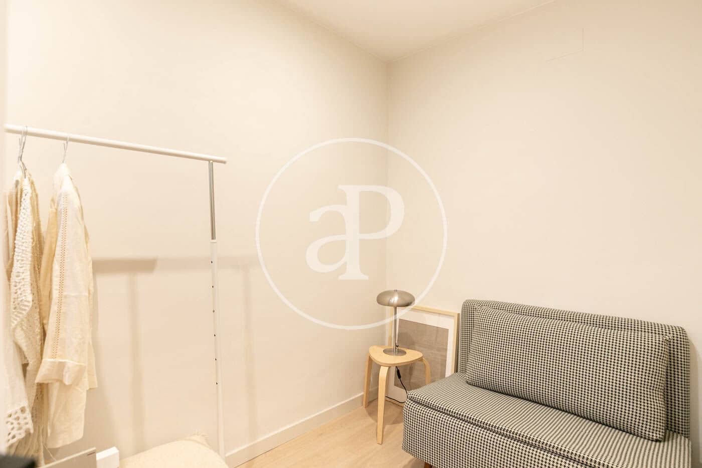 2 slaapkamer Appartement te huur in Barcelona stad - € 1.800 (Ref: 9014681)