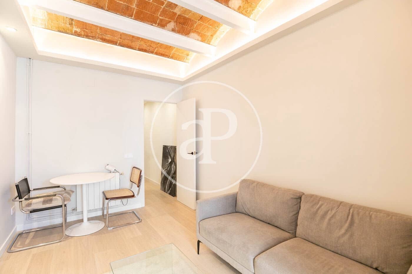 2 slaapkamer Appartement te huur in Barcelona stad - € 1.800 (Ref: 9014681)