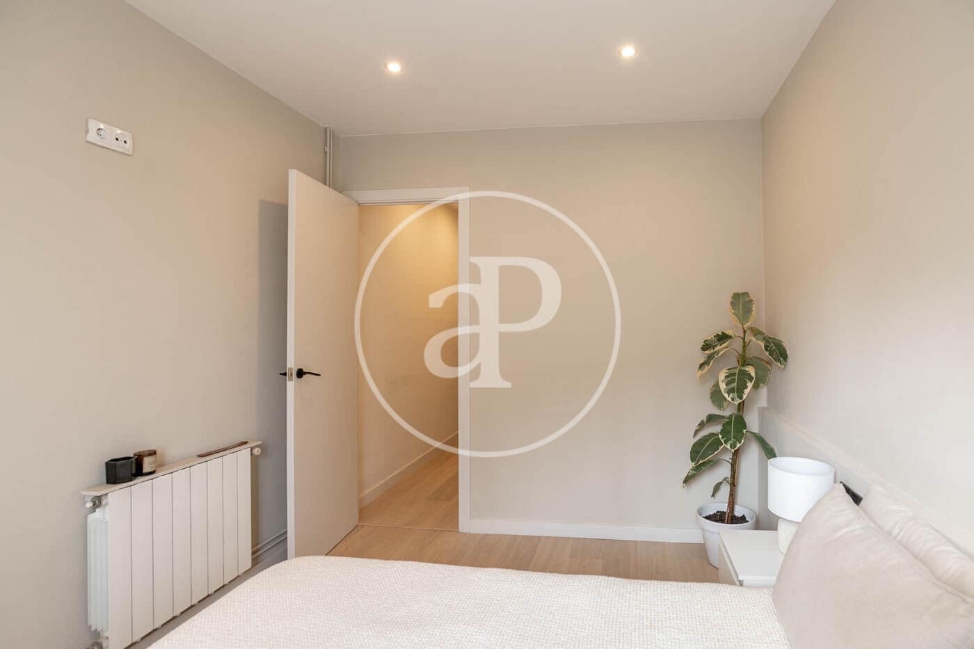 2 slaapkamer Appartement te huur in Barcelona stad - € 1.800 (Ref: 9014681)