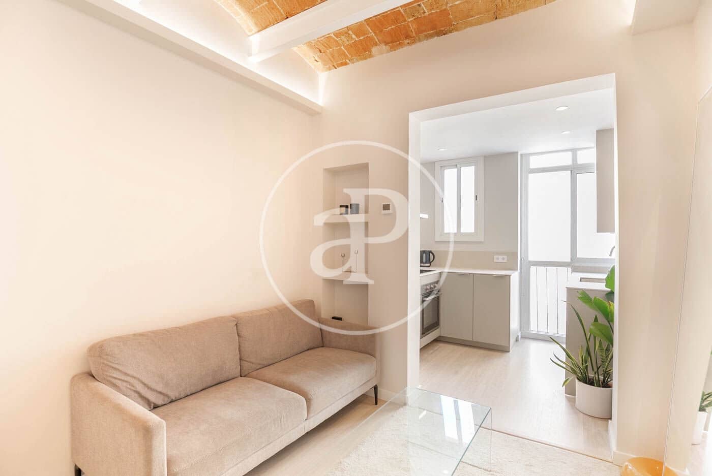 2 slaapkamer Appartement te huur in Barcelona stad - € 1.800 (Ref: 9014681)