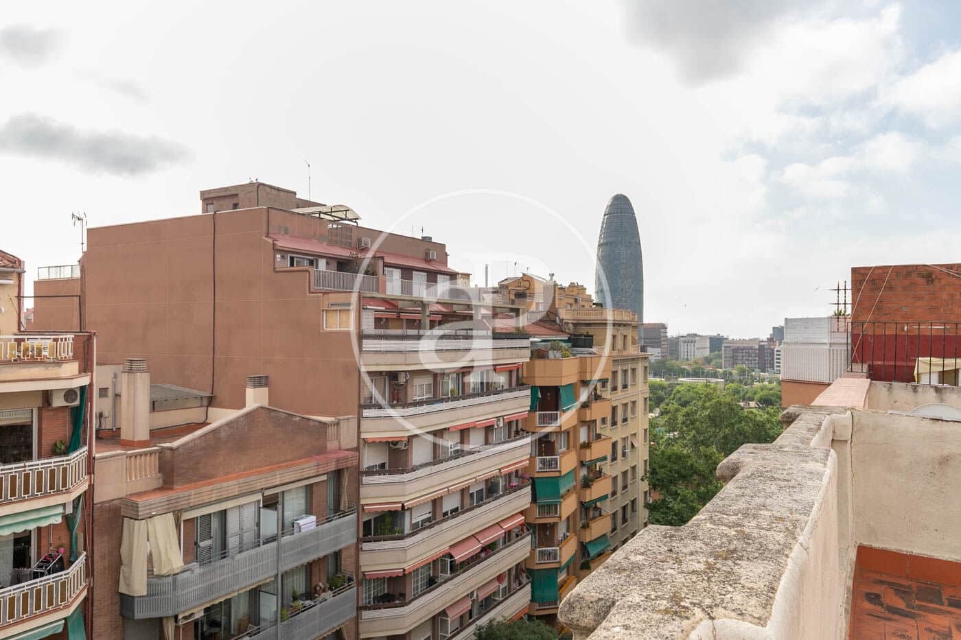 2 slaapkamer Appartement te huur in Barcelona stad - € 1.800 (Ref: 9014681)